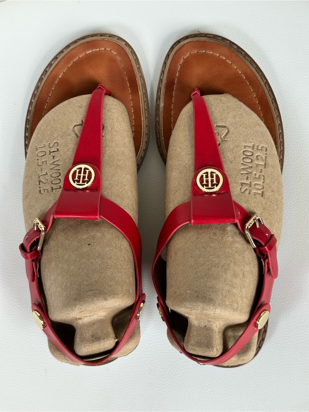 Tommy Hilfiger Thong T-Strap Open Toe Buckle Closure Red Sandal Women’s Size 7.5 - Picture 5 of 15